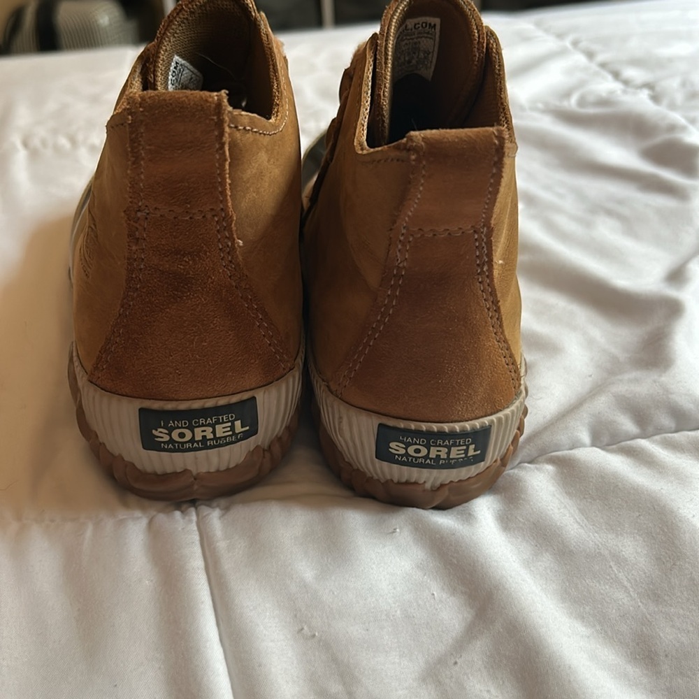 Sorel Tan and Black Laced Waterproof Boots Size 4 - Picture 11 of 11